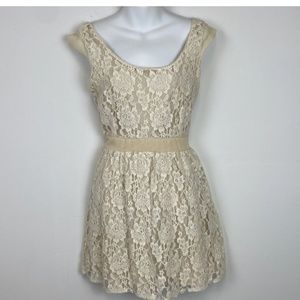 American Eagle Outfitters Size 2 Cream Lace Cap Sleeve Mini Dress Keyhole